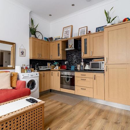 Guestready - Charming Retreat In West Green London Szoba fotó